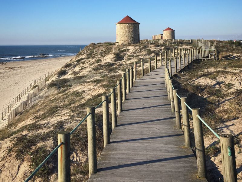 Am Strand von Apulien in Portugal am Jakobsweg