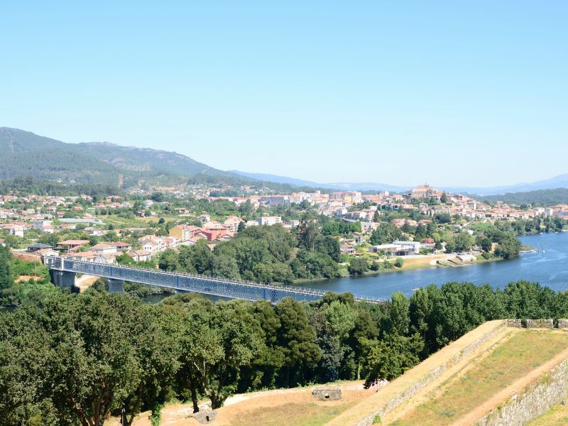 Blick von Valenca auf Tui und die Brücke nach Spanien